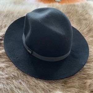 Roxy Accessories - Roxy Brimmed Hat Roxy Accessories - Roxy Brimmed Hat